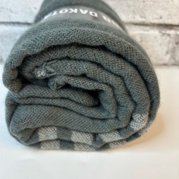 BB DAKOTA, gray stripe reversible whip stitch blanket wrap shawl - Picture 7 of 8